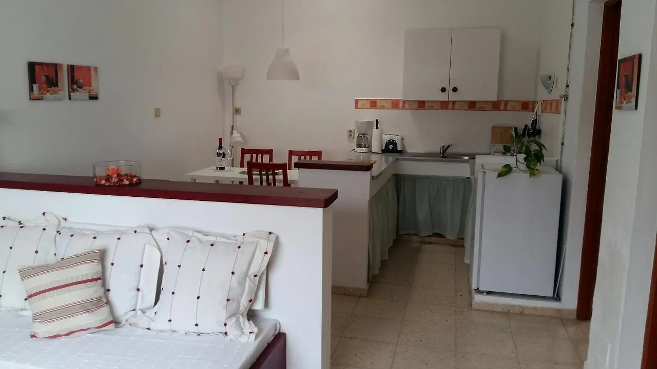 Apartamentos Los Vientos Orzola Spain